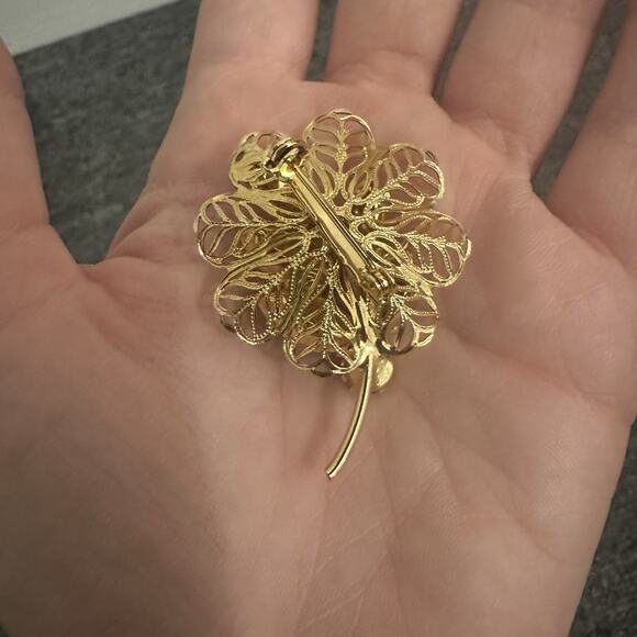 Vintage Milk Glass Flower Leaf Pin Brooch - Picture 2 of 2